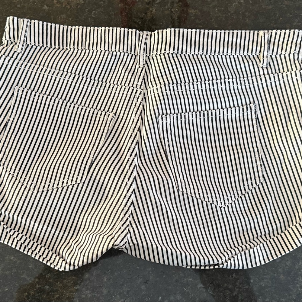 H&M Women's Denim and Striped Shorts Trio - Picture 6 of 10